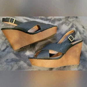 Size 10, Maurices Wedge Peep Toe Strappy Heels Sandals in black